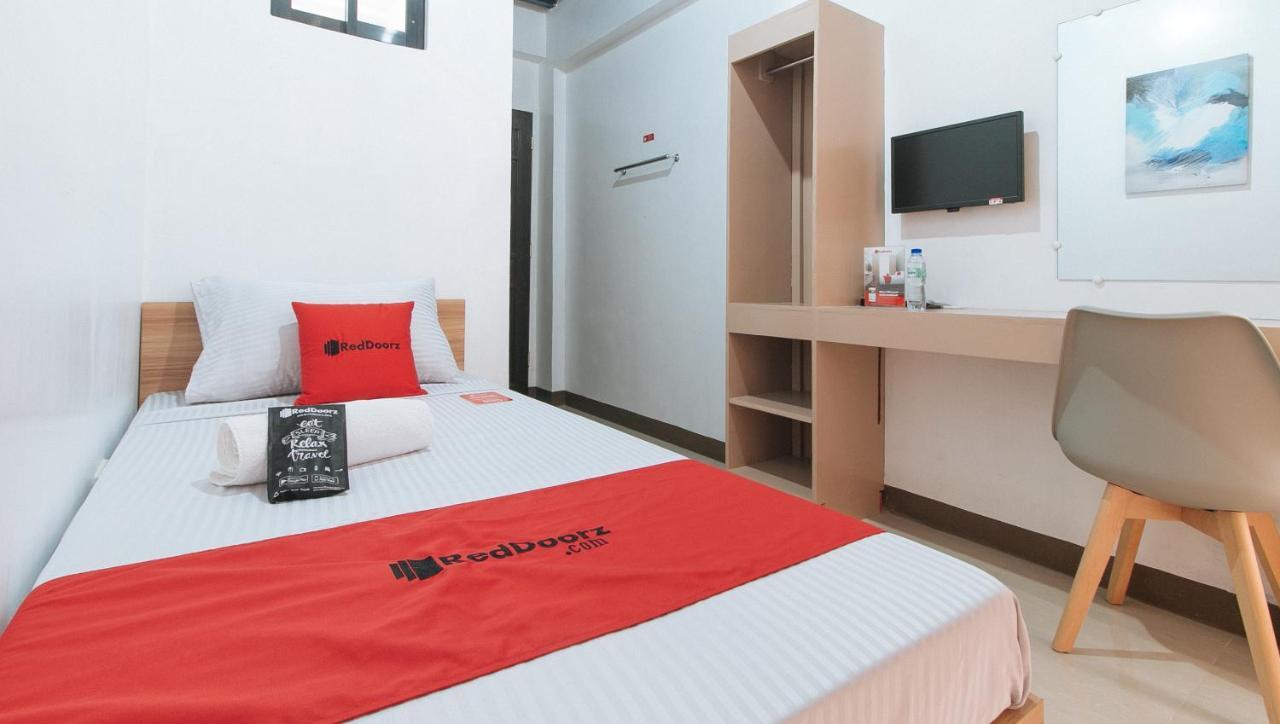 Reddoorz Near Iloilo International Airport Hotell Cabatuan Exteriör bild